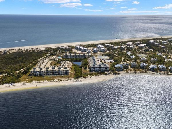 200 Periwinkle Way, Unit 315, Sanibel, FL 33957