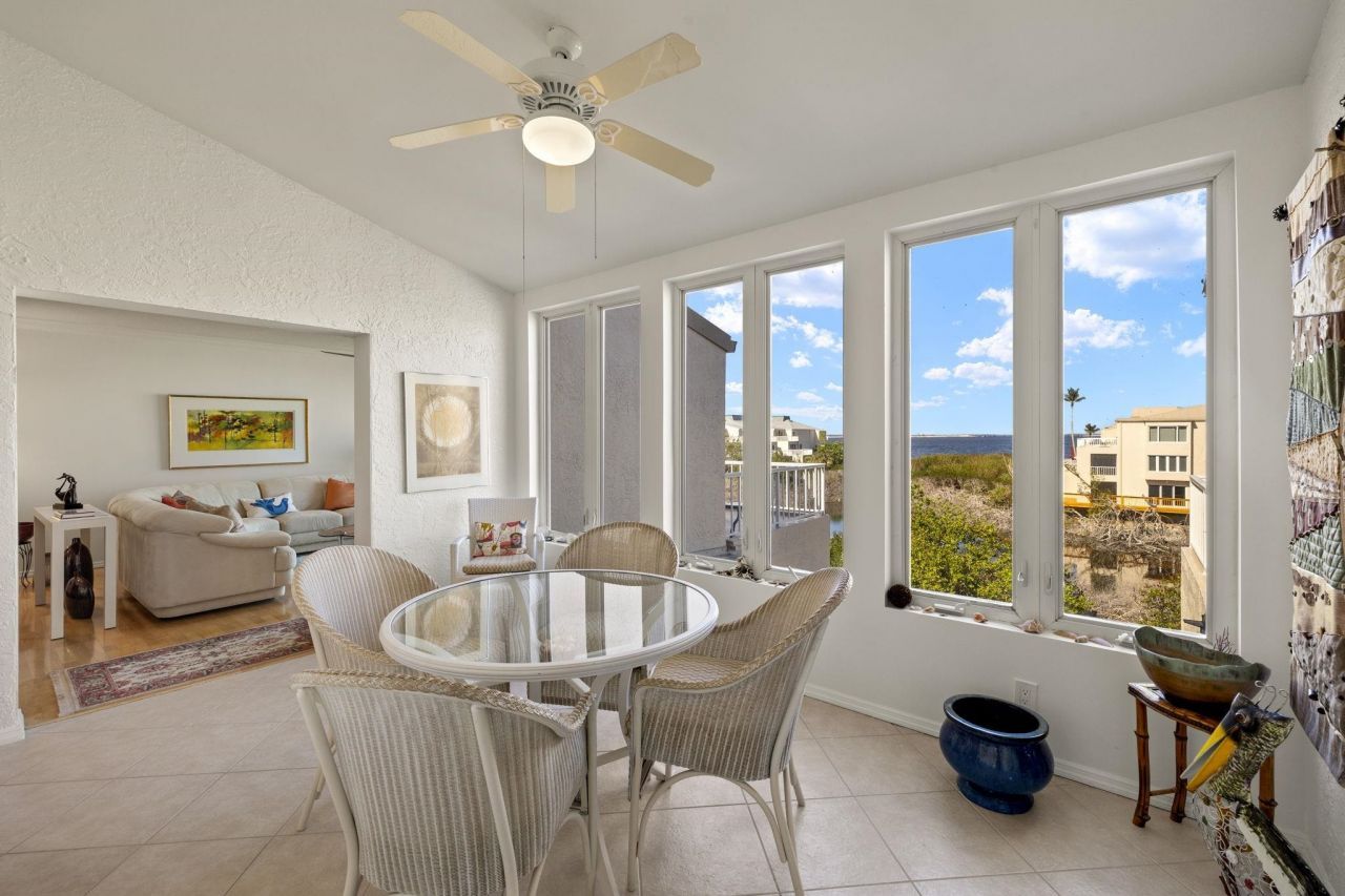 200 Periwinkle Way, Unit 315, Sanibel, FL 33957 Photo