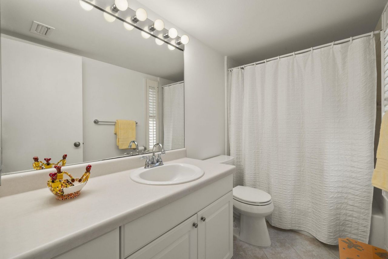 200 Periwinkle Way, Unit 315, Sanibel, FL 33957 Photo
