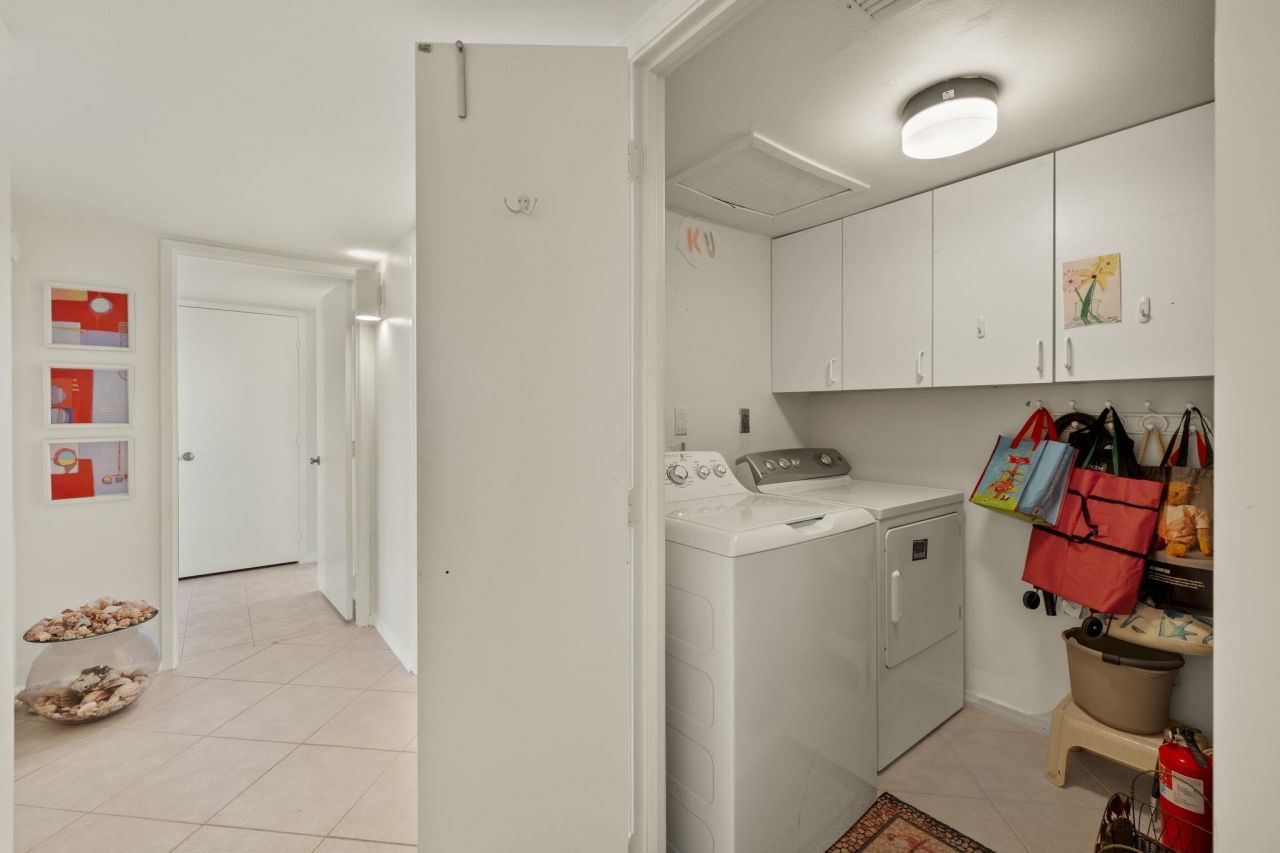 200 Periwinkle Way, Unit 315, Sanibel, FL 33957 Photo