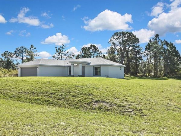 902 Lytle ST E, LEHIGH ACRES, FL 33974