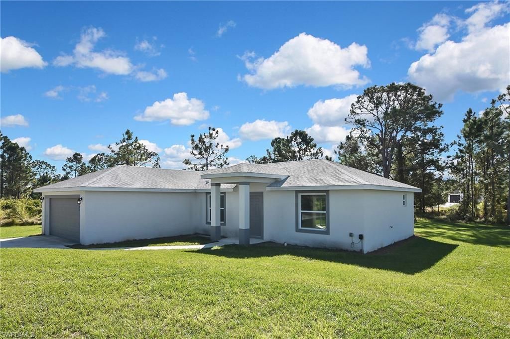 902 Lytle St E, Lehigh Acres, FL 33974 Photo