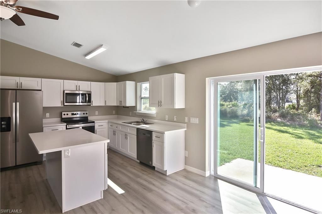 902 Lytle St E, Lehigh Acres, FL 33974 Photo