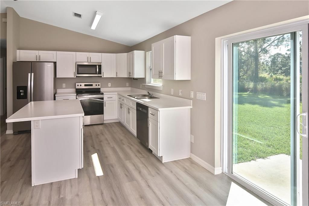 902 Lytle St E, Lehigh Acres, FL 33974 Photo