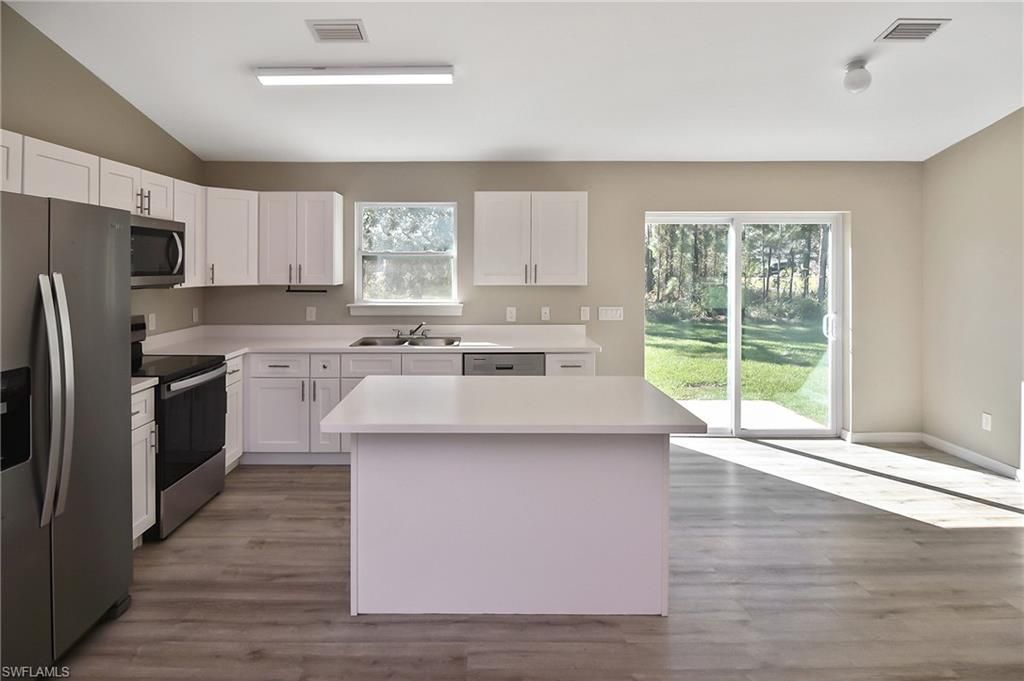 902 Lytle St E, Lehigh Acres, FL 33974 Photo