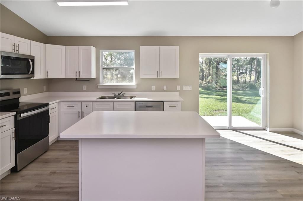 902 Lytle St E, Lehigh Acres, FL 33974 Photo