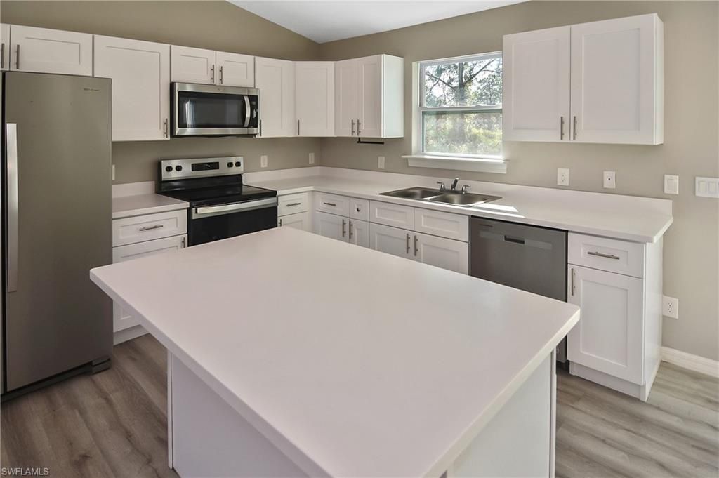 902 Lytle St E, Lehigh Acres, FL 33974 Photo