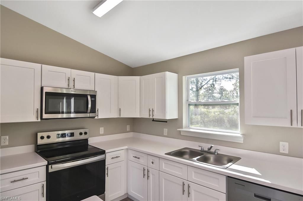 902 Lytle St E, Lehigh Acres, FL 33974 Photo