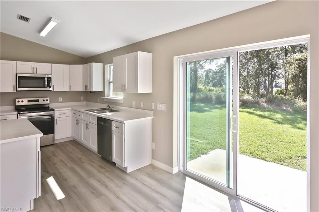 902 Lytle St E, Lehigh Acres, FL 33974 Photo