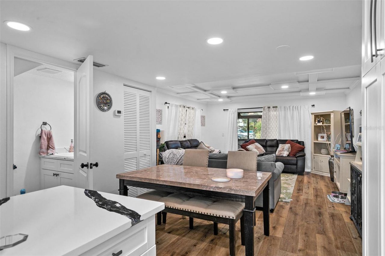 7223 Cloister Drive, Unit 111, Sarasota, FL 34231 Photo