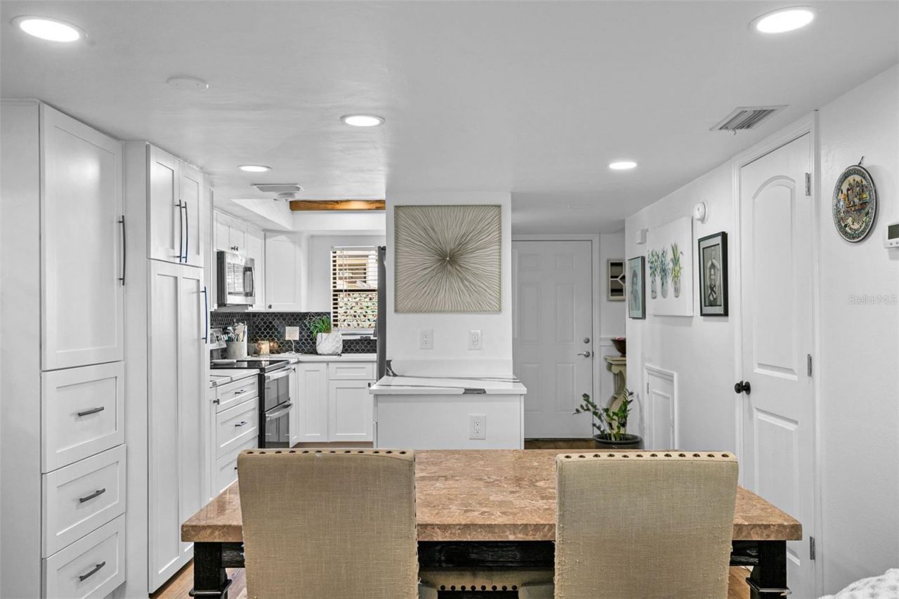 7223 Cloister Drive, Unit 111, Sarasota, FL 34231 Photo