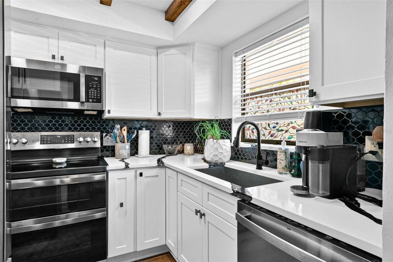 7223 Cloister Drive, Unit 111, Sarasota, FL 34231 Photo