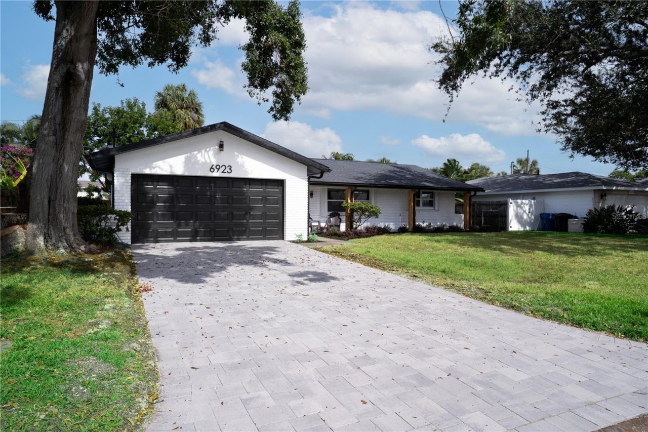 6923 16th Avenue N, Saint Petersburg, FL 33710 Main Photo