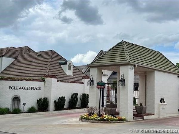 4823 S Zunis Avenue , Tulsa, OK 74105