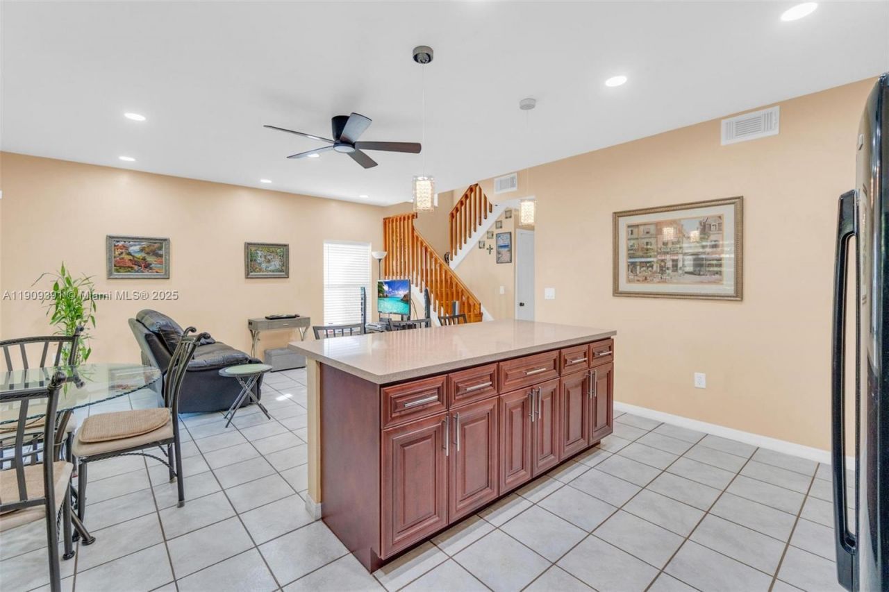 18865 NW 1st St, Pembroke Pines, FL 33029 Photo