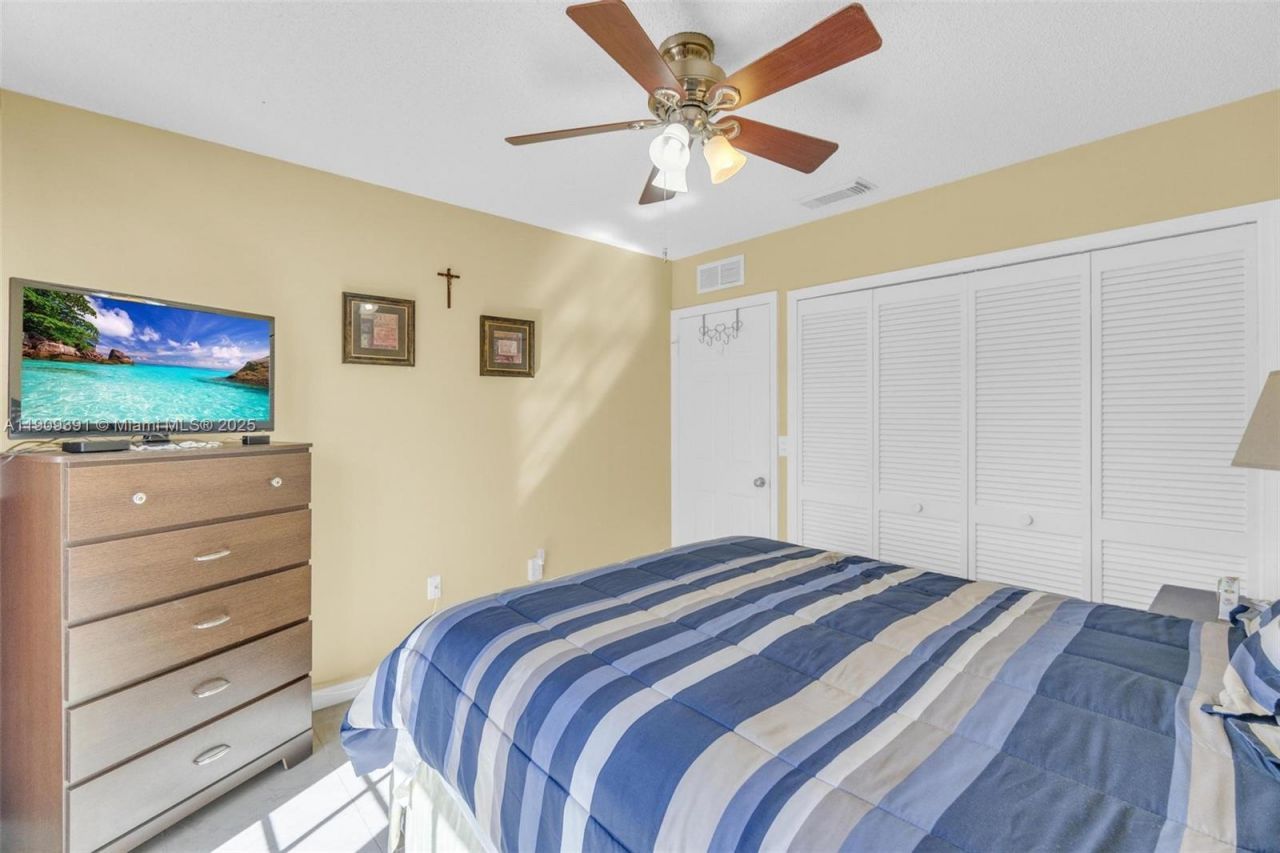 18865 NW 1st St, Pembroke Pines, FL 33029 Photo