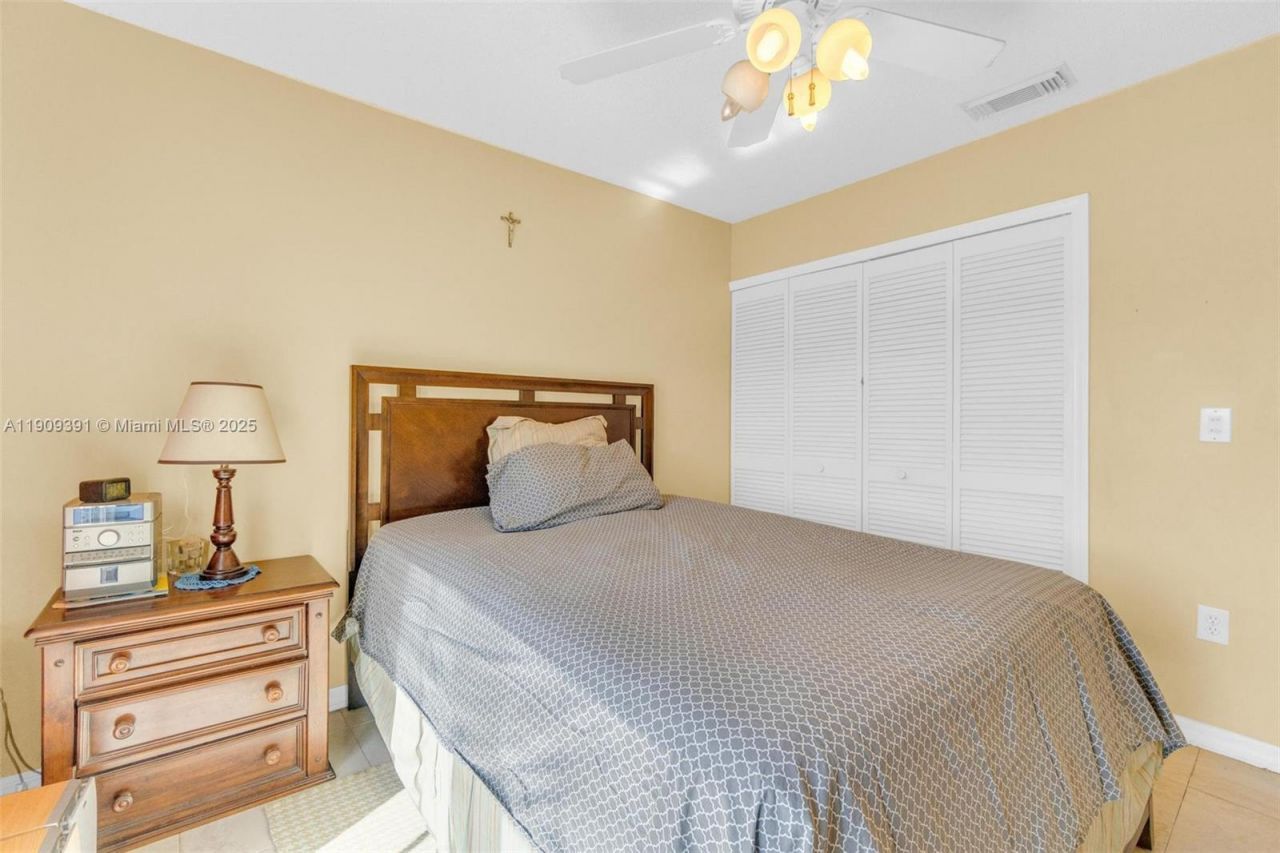 18865 NW 1st St, Pembroke Pines, FL 33029 Photo