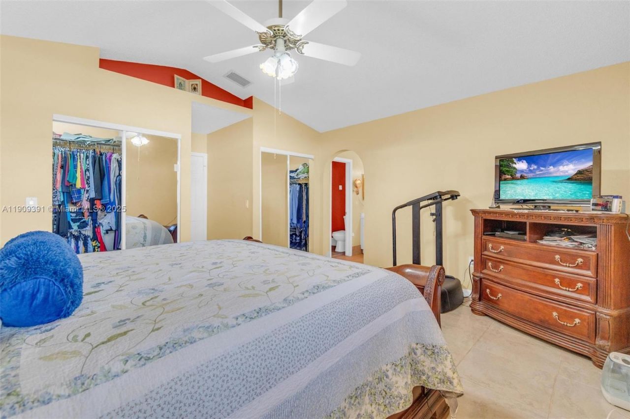 18865 NW 1st St, Pembroke Pines, FL 33029 Photo