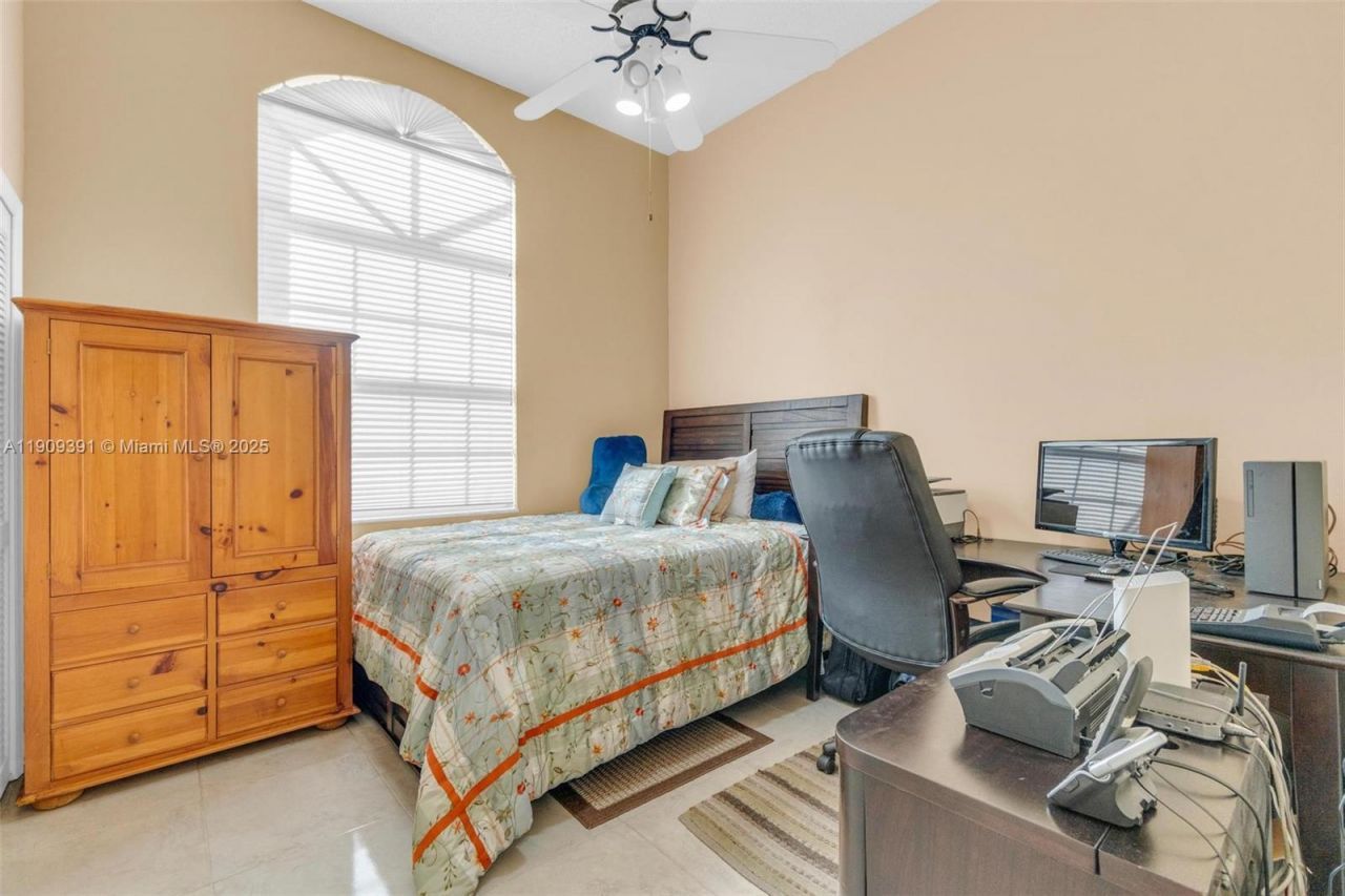 18865 NW 1st St, Pembroke Pines, FL 33029 Photo