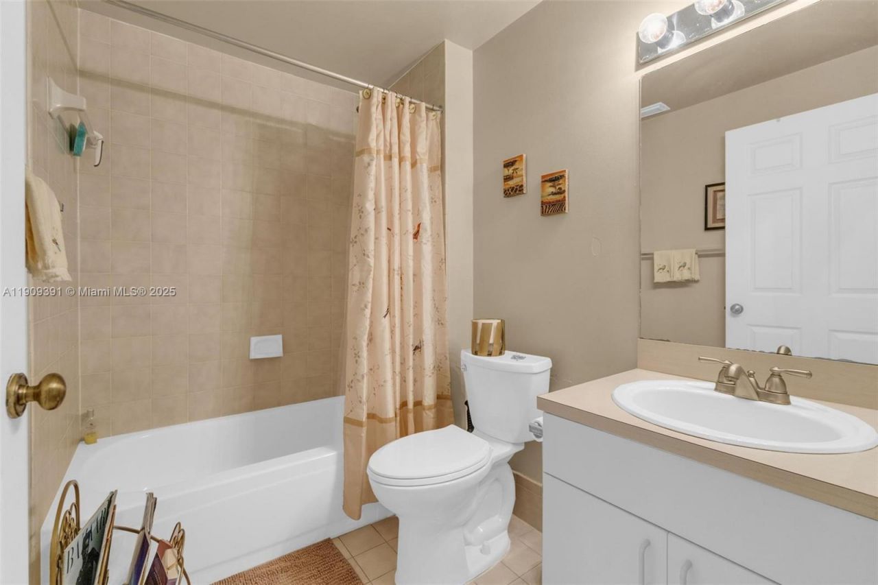 18865 NW 1st St, Pembroke Pines, FL 33029 Photo