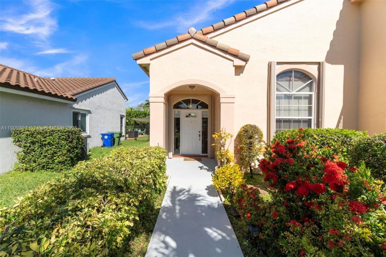 18865 NW 1st St, Pembroke Pines, FL 33029 Photo