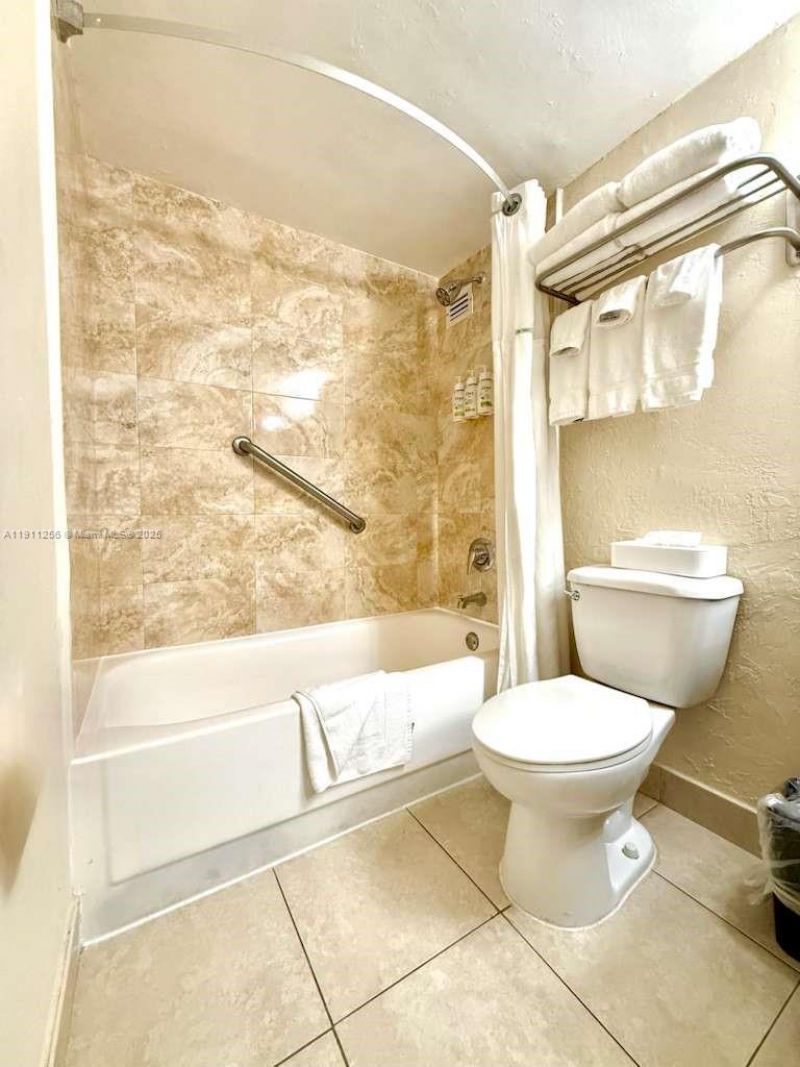 19201 Collins Ave, Unit 904, Sunny Isles Beach, FL 33160 Photo