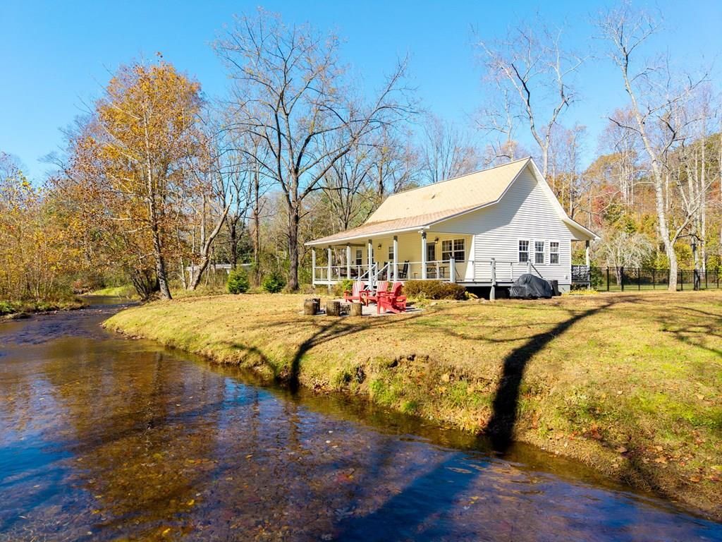 100 Tranquility Lane, Hayesville, NC 28904 Main Photo