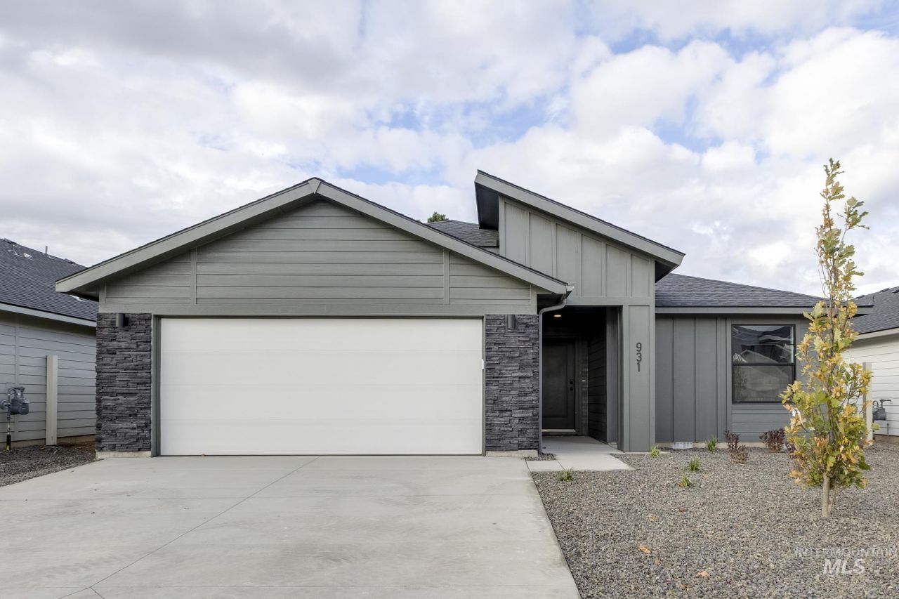 931 N Aleppo Way, Meridian, ID 83642 Main Photo