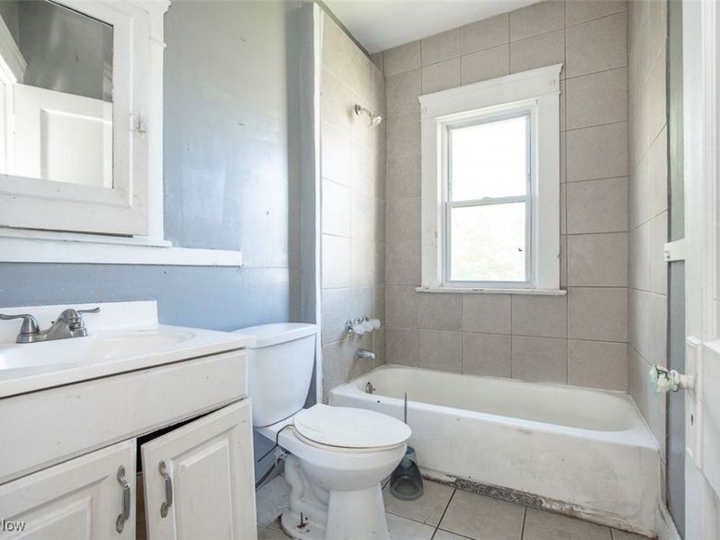 11232 Continental Avenue, Cleveland, OH 44104 Photo 11