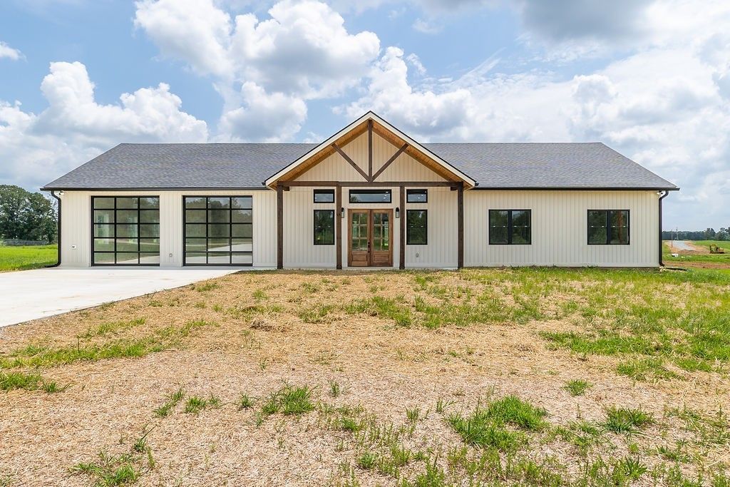 188 Beartown Rd, Loretto, TN 38469 Main Photo