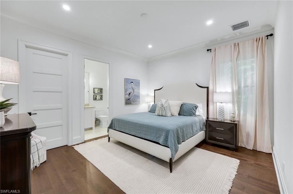 3200 Crayton Rd, Naples, FL 34103 Photo