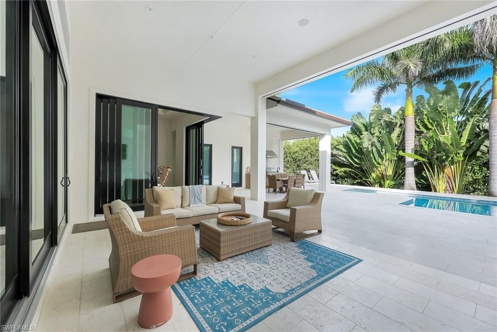 3200 Crayton Rd, Naples, FL 34103 Photo