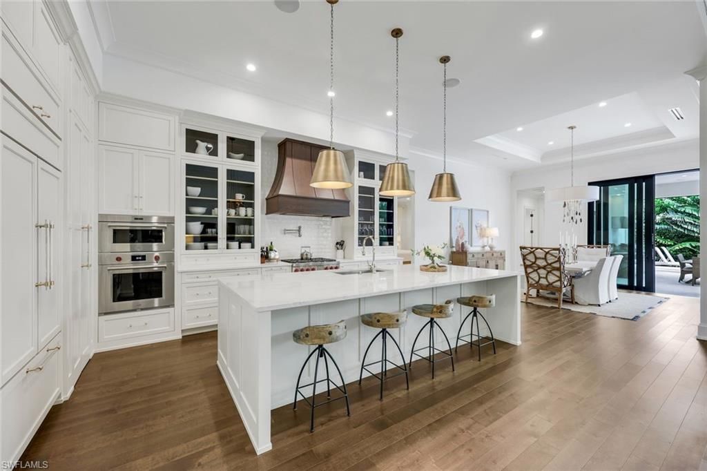 3200 Crayton Rd, Naples, FL 34103 Photo