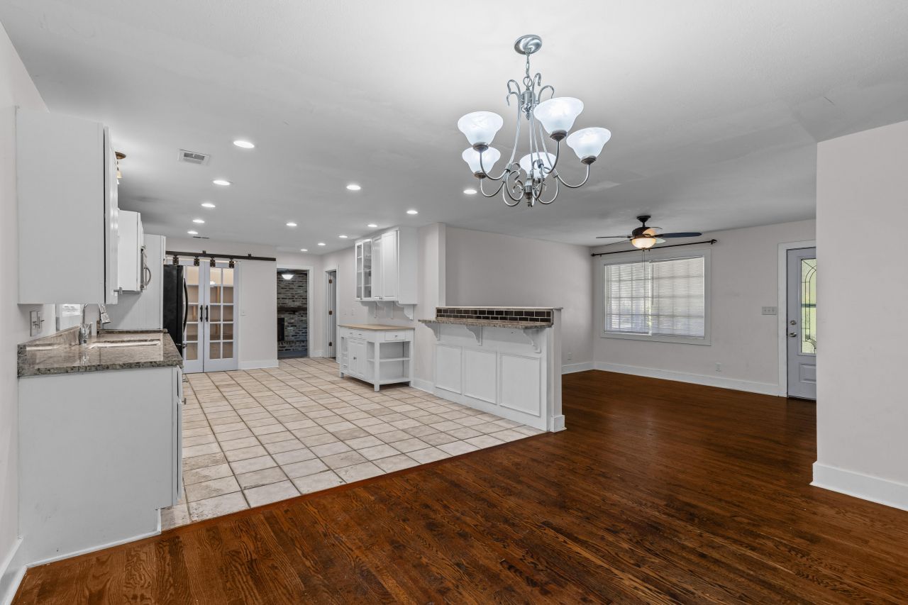 1944 Old Fort Avenue Photo 6