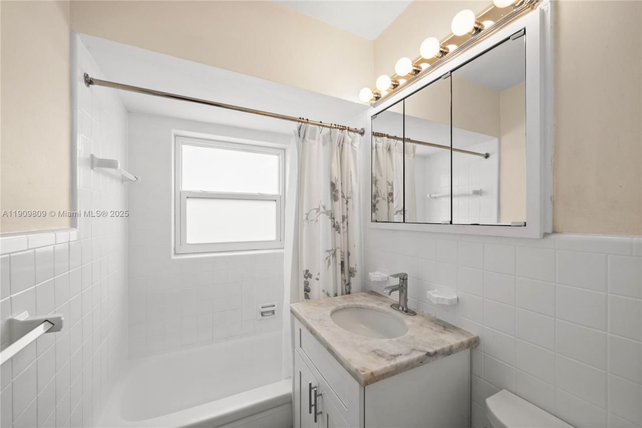 2010 Calais Dr, Miami Beach, FL 33141 Photo