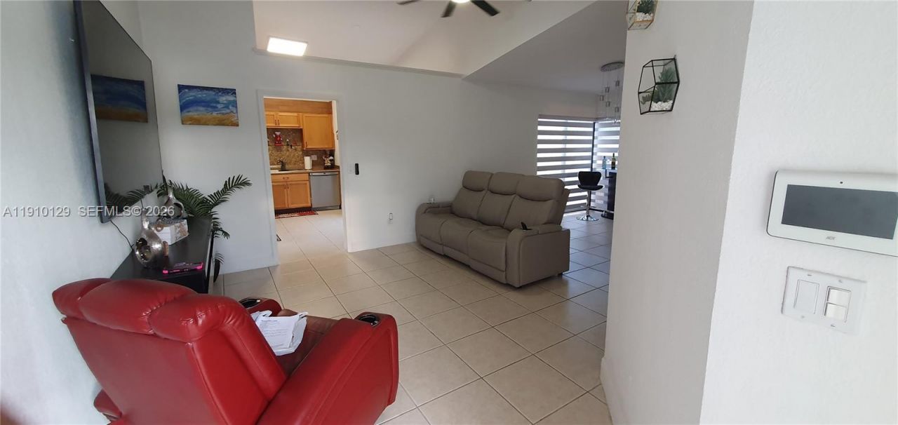 6702 SW 152nd Pl, Unit 28-02, Miami, FL 33193 Photo