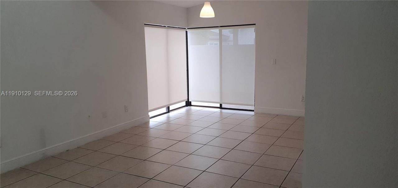 6702 SW 152nd Pl, Unit 28-02, Miami, FL 33193 Photo