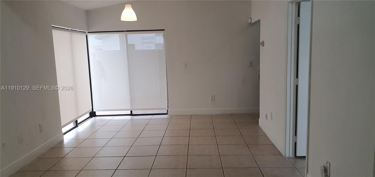 6702 SW 152nd Pl, Unit 28-02, Miami, FL 33193 Photo