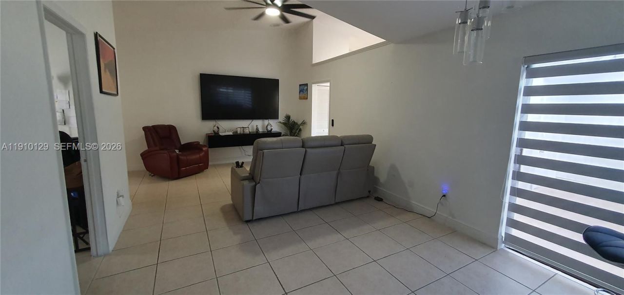 6702 SW 152nd Pl, Unit 28-02, Miami, FL 33193 Photo