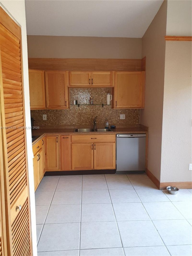 6702 SW 152nd Pl, Unit 28-02, Miami, FL 33193 Photo