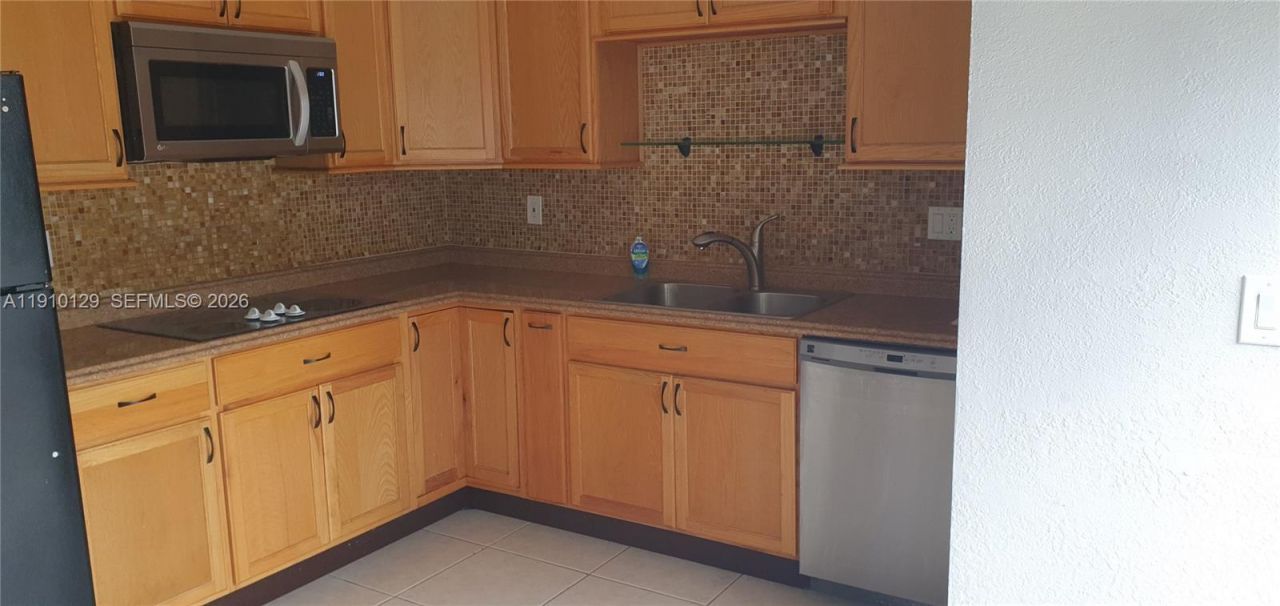 6702 SW 152nd Pl, Unit 28-02, Miami, FL 33193 Photo