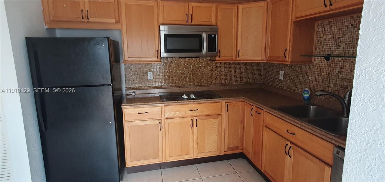 6702 SW 152nd Pl, Unit 28-02, Miami, FL 33193 Photo