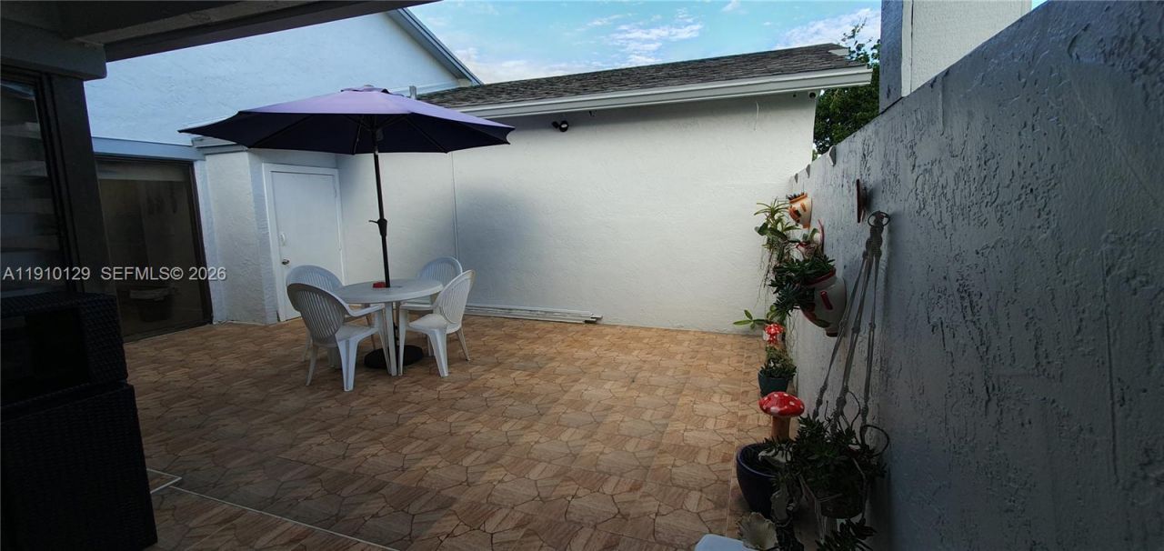 6702 SW 152nd Pl, Unit 28-02, Miami, FL 33193 Photo