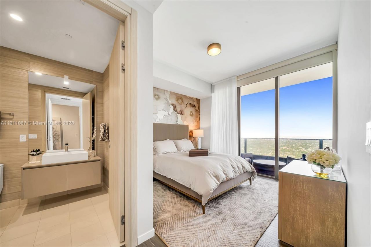 1000 Brickell Plz, Unit PH5807, Miami, FL 33131 Photo