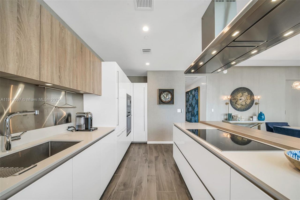 1000 Brickell Plz, Unit PH5807, Miami, FL 33131 Photo