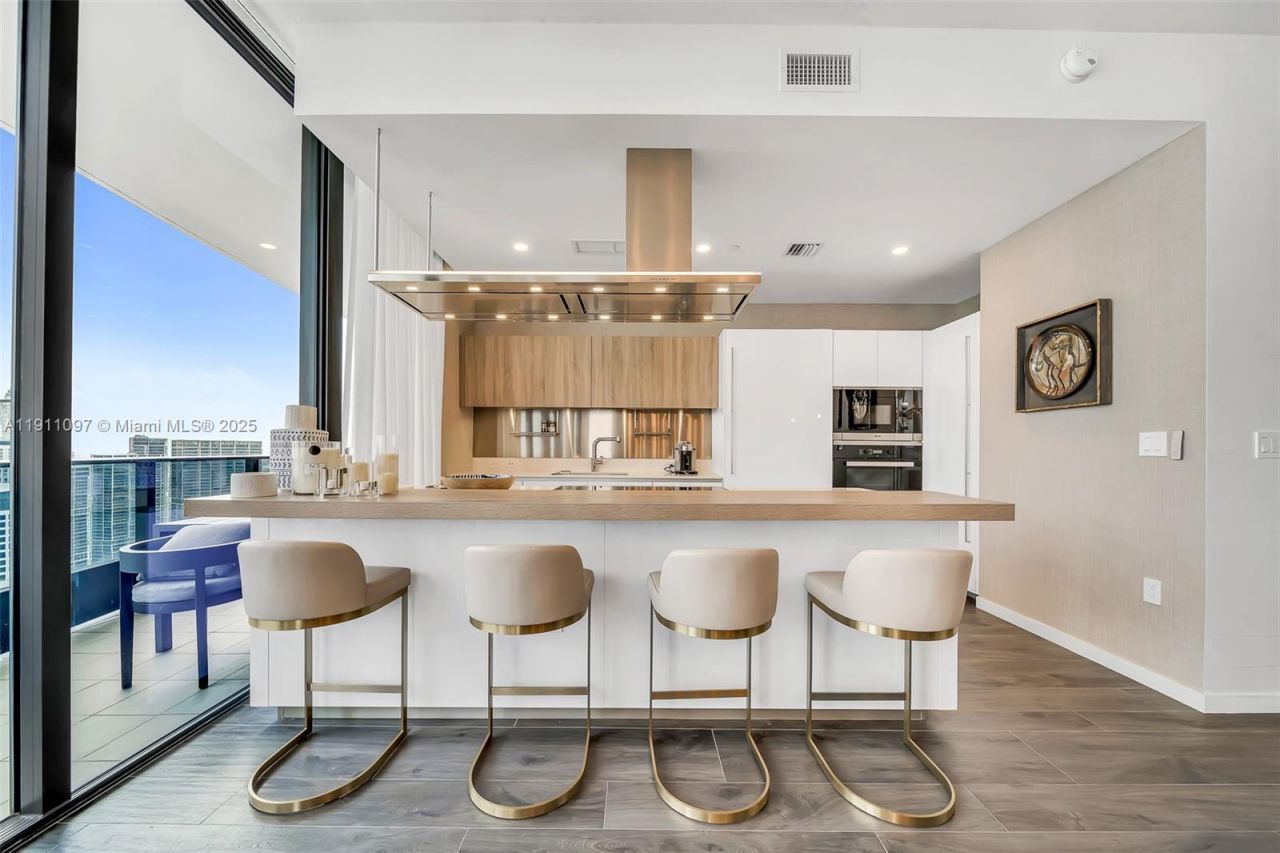 1000 Brickell Plz, Unit PH5807, Miami, FL 33131 Photo