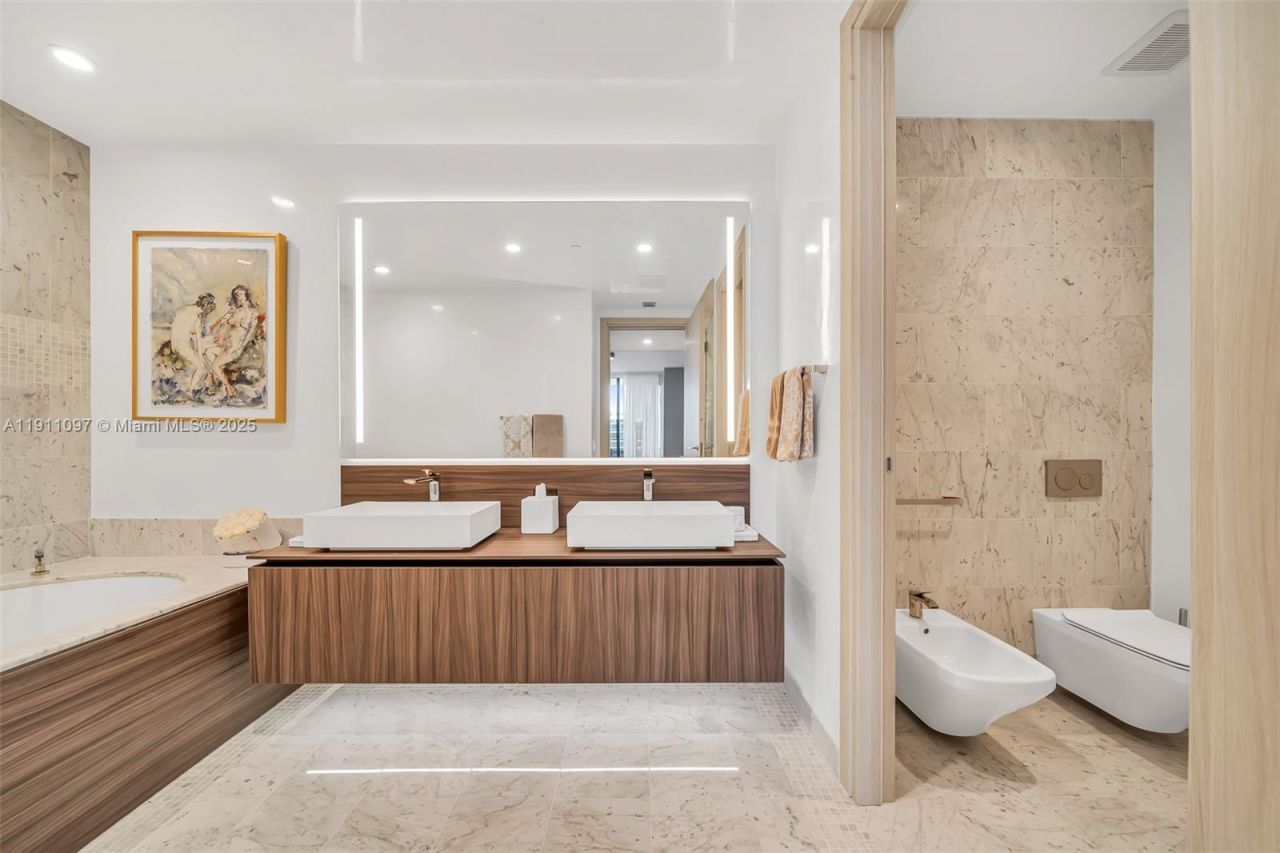 1000 Brickell Plz, Unit PH5807, Miami, FL 33131 Photo