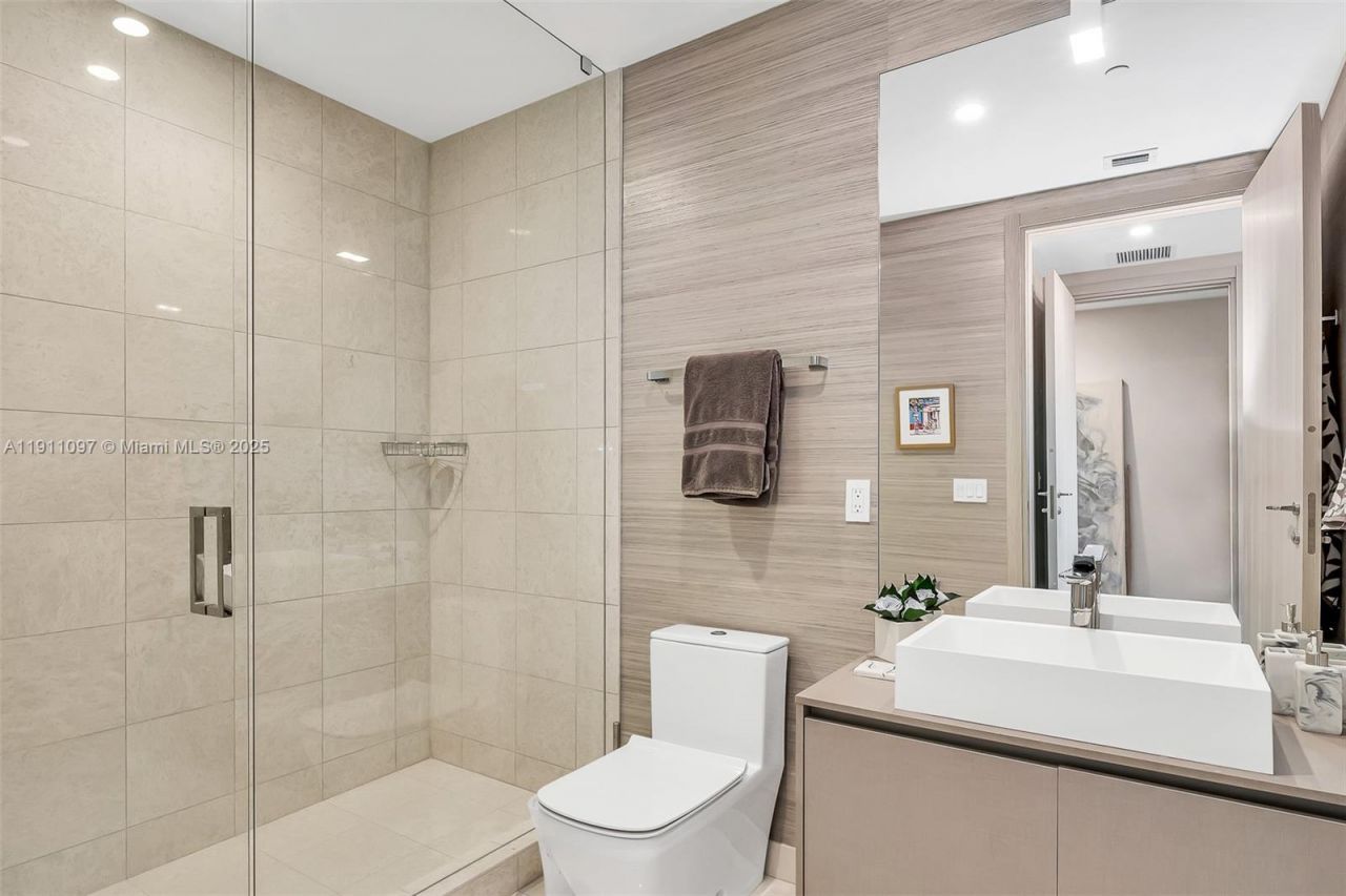 1000 Brickell Plz, Unit PH5807, Miami, FL 33131 Photo