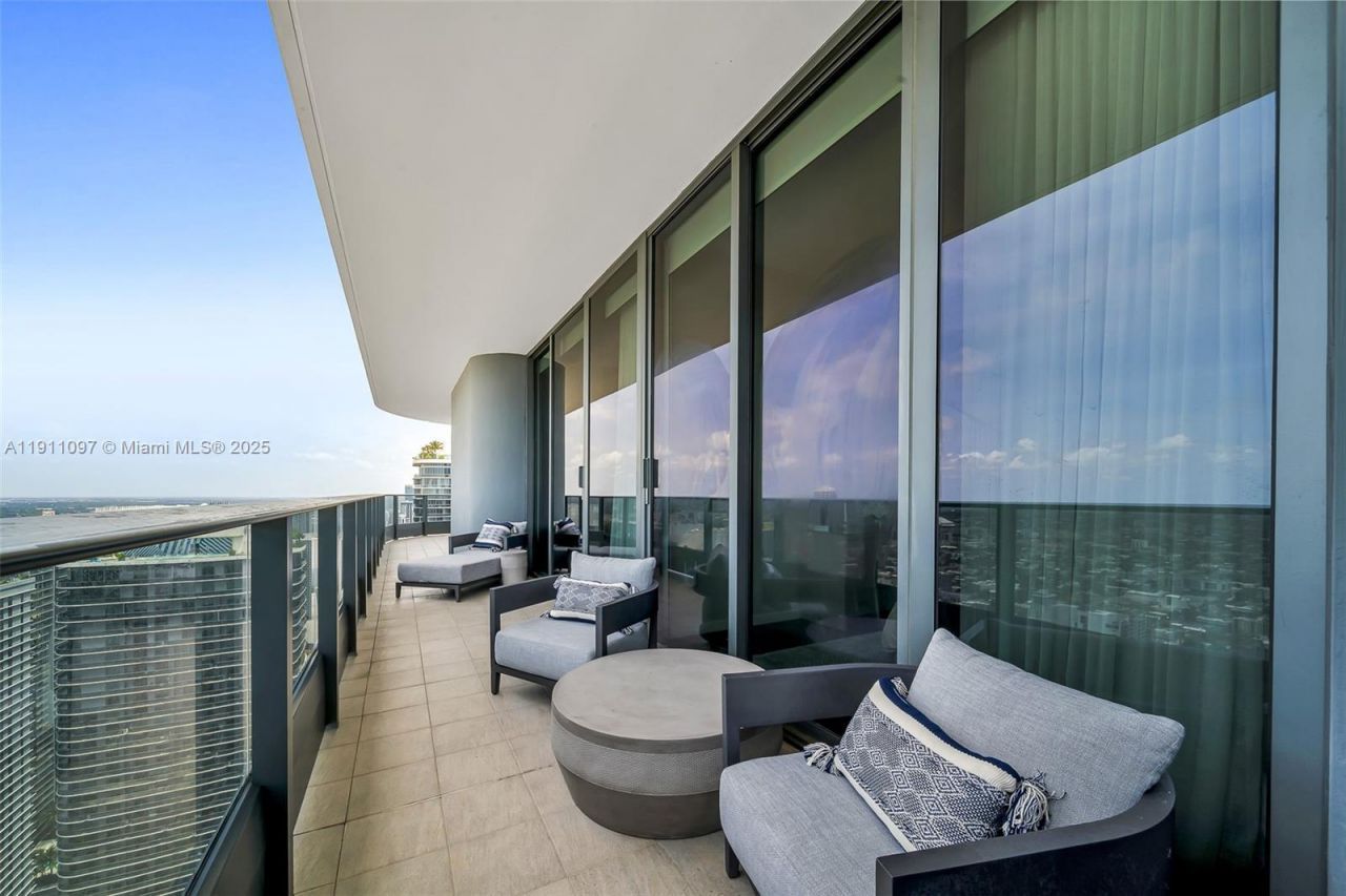 1000 Brickell Plz, Unit PH5807, Miami, FL 33131 Photo