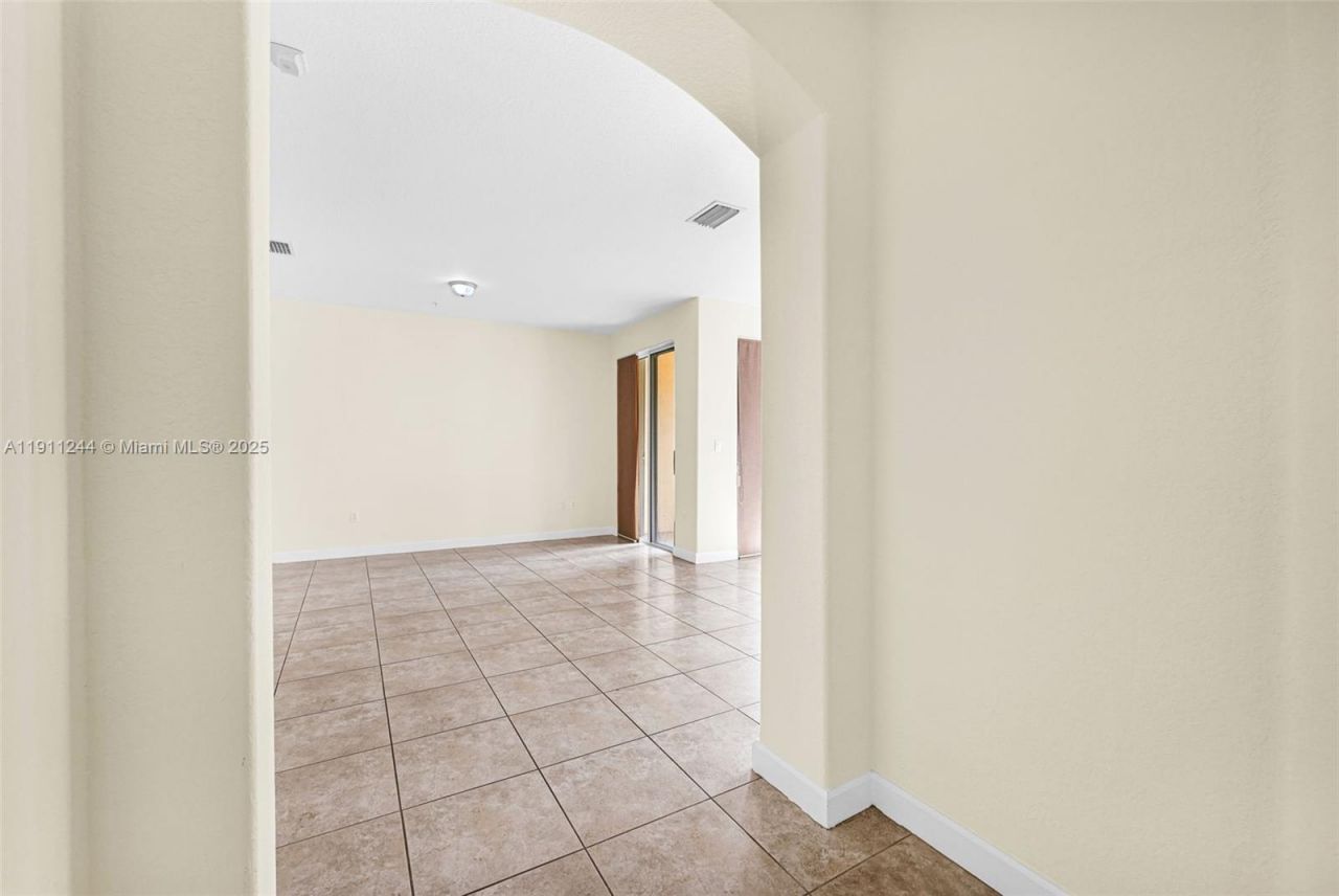 Please Call For Address, Unit 104, Miami, FL 33172 Photo